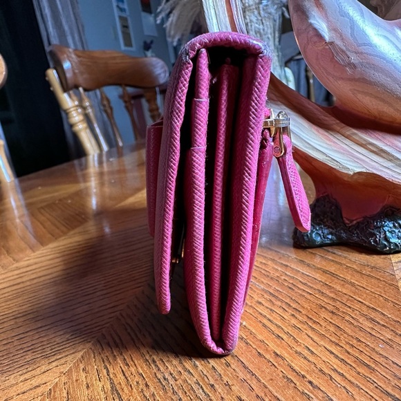 Prada Saffiano Long Women Wallet - Picture 3 of 9